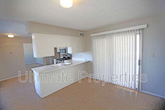 Building Photo - 3832 W Acapulco Ln