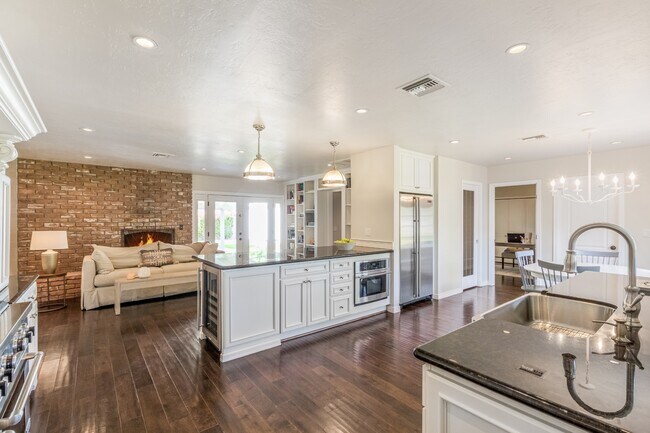 Building Photo - 5214 N 43RD PL