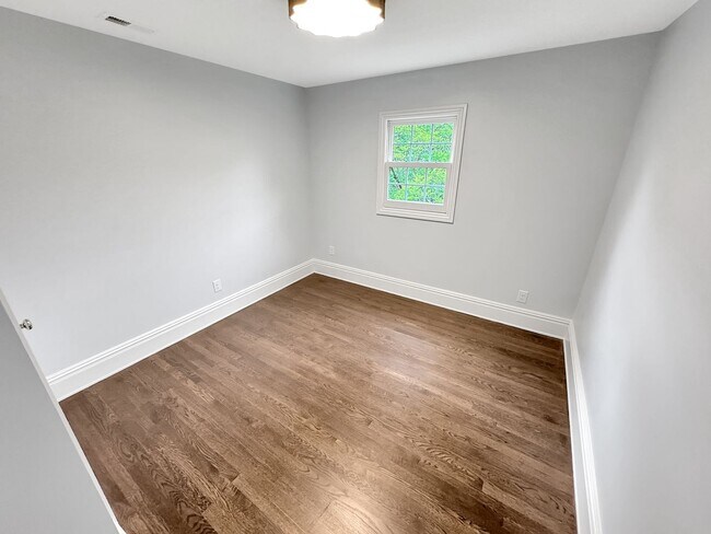 Building Photo - 2019 Floyd Ave