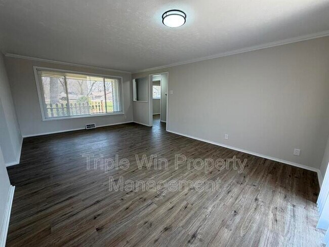 Building Photo - 404 Fee Fee Hills Dr