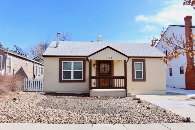 Primary Photo - Charming Old North End Rancher