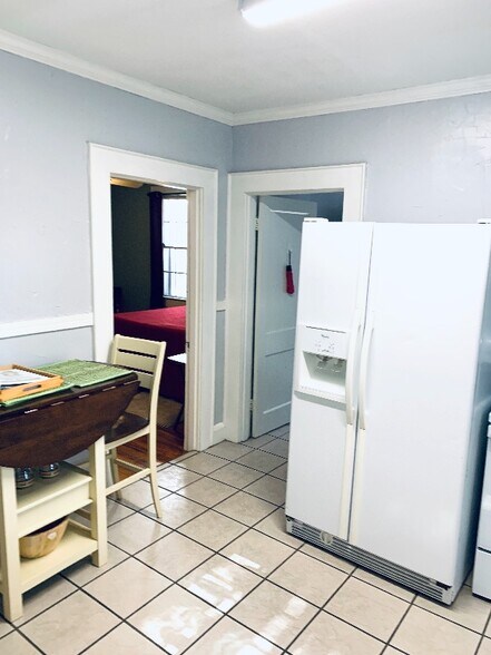 Building Photo - 1677 Government St