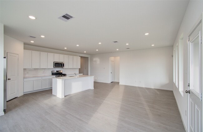 Building Photo - 26503 Foxtail Fern Dr