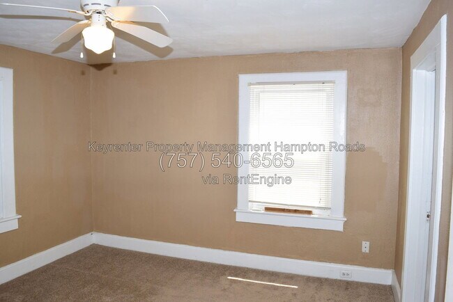 Building Photo - 857 W 41st St