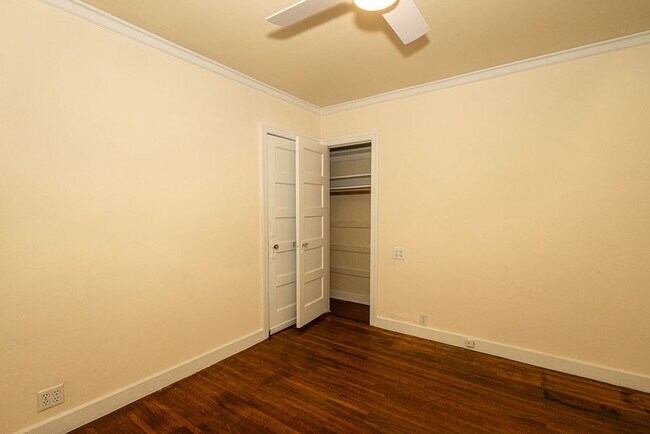 Building Photo - Warm & Welcoming Home Near Melrose with Room to Live, Work & Create