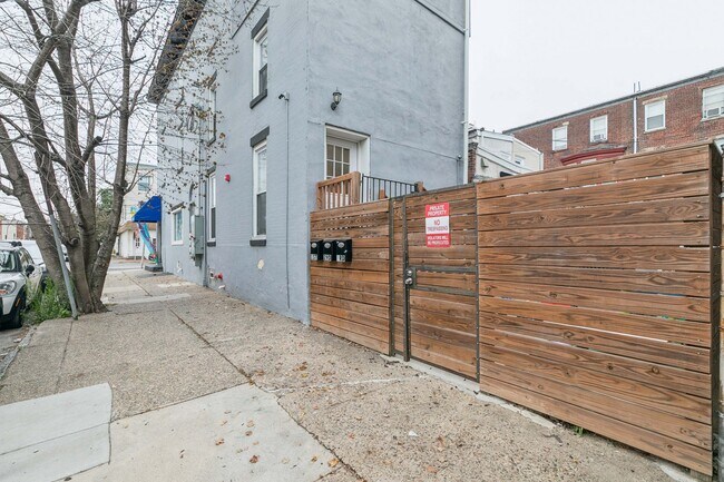Building Photo - 2227 E Cumberland St