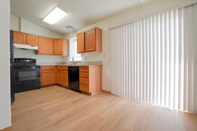 Building Photo - 231 N Paradise Ave