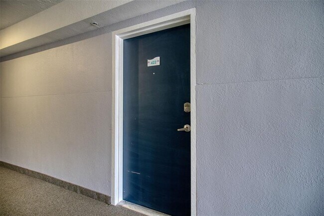 Building Photo - 3315 58th Ave S