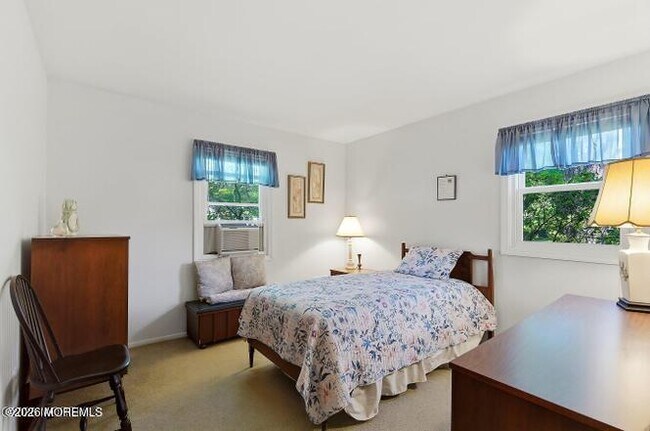 Building Photo - 1163 Manor Dr