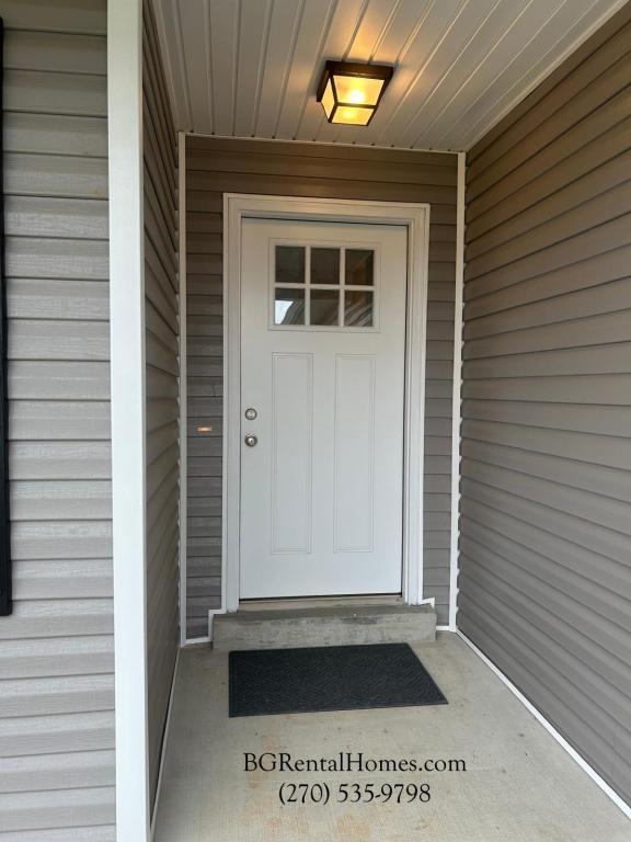 Building Photo - 506 Labrador Dr