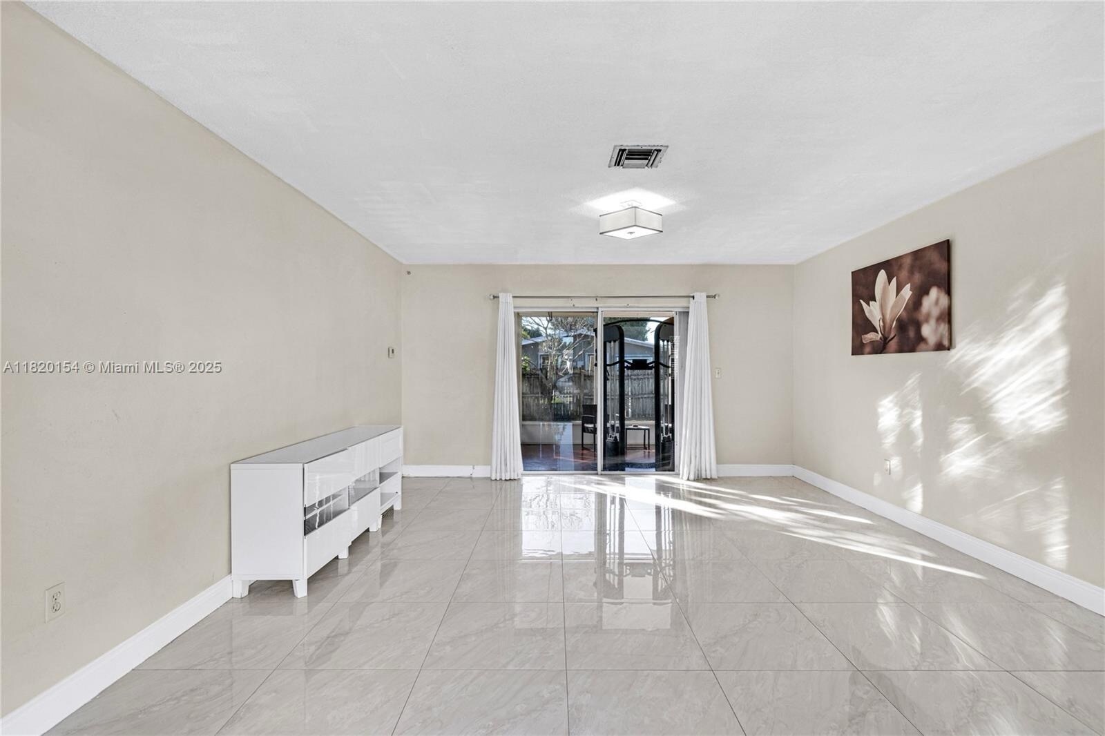 Building Photo - 8430 NW 15th Ct