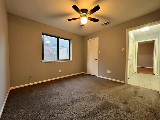 Building Photo - 7918 Midland Forest Dr