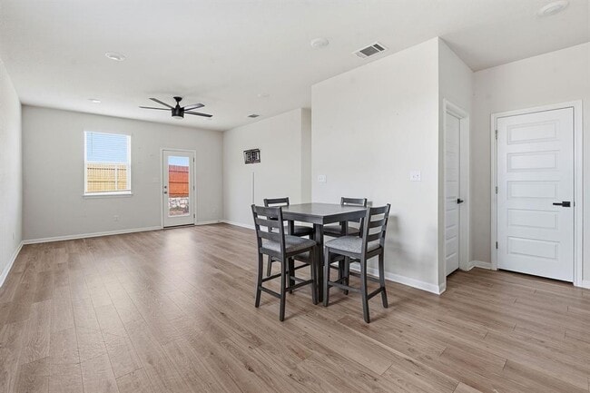 Building Photo - 323 Tolo Dr