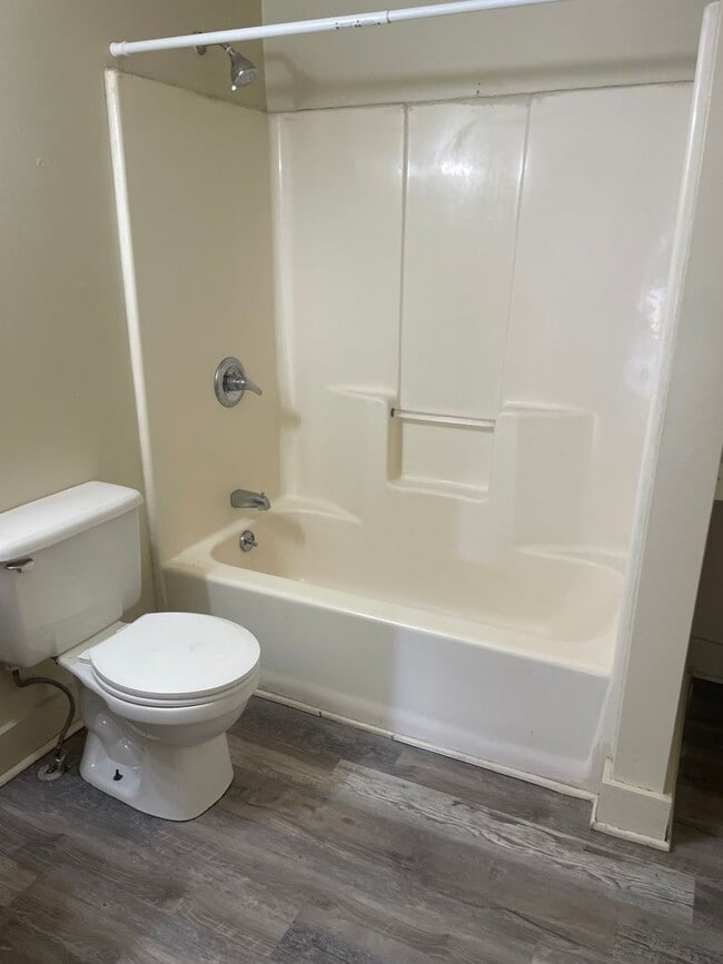 Building Photo - Knoxville 37921 - Charming 3-Bedroom, 1 Bath Home in Knoxville – Available Now! - Contact Lisa Vi...