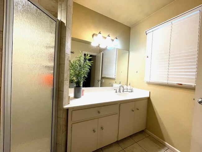 Building Photo - 6213 Avenue W