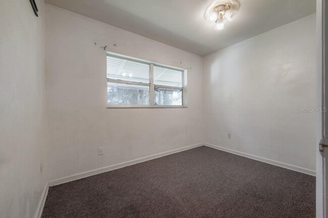 Building Photo - 649 W 11th St