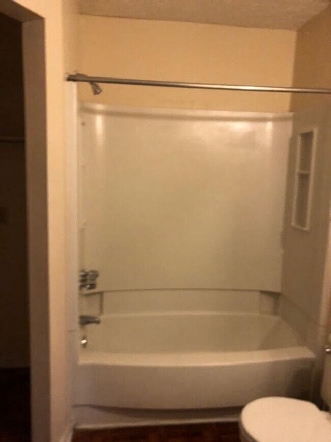 Building Photo - 105 S Quail Crossing