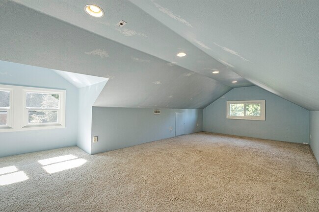 Building Photo - 2330 SW 170th Ave