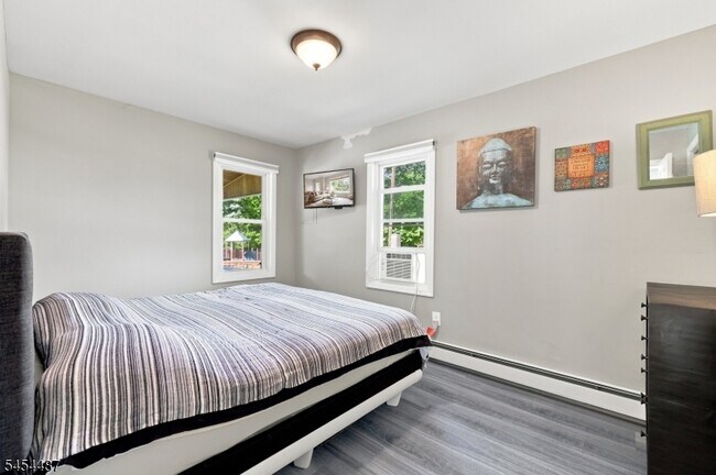 Building Photo - 14 N Glen Ave