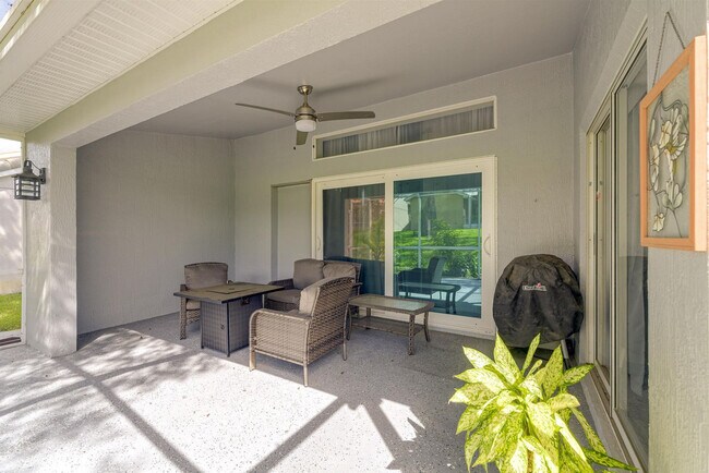 Building Photo - 3343 Bluffview Dr