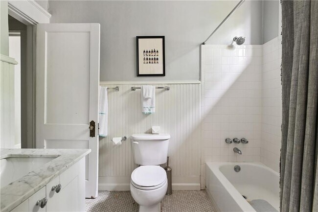 Building Photo - 635 Bonaventure Ave NE