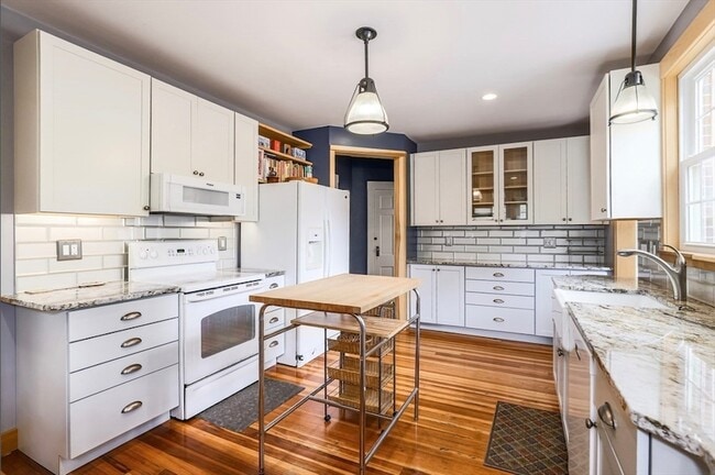 Building Photo - 269 Waltham St