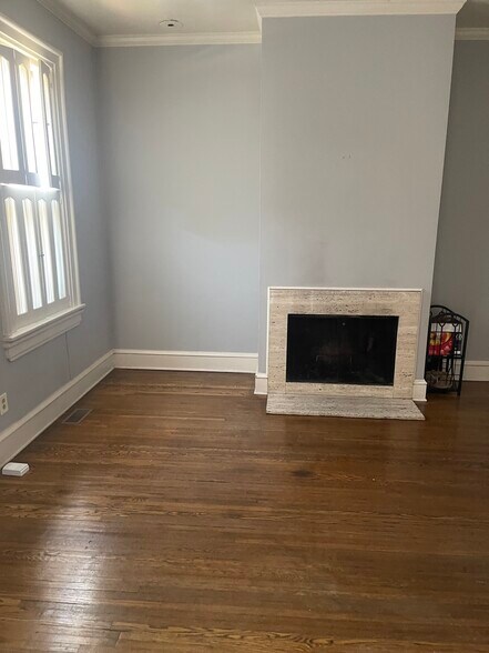 Living Room - 560 S 3rd St