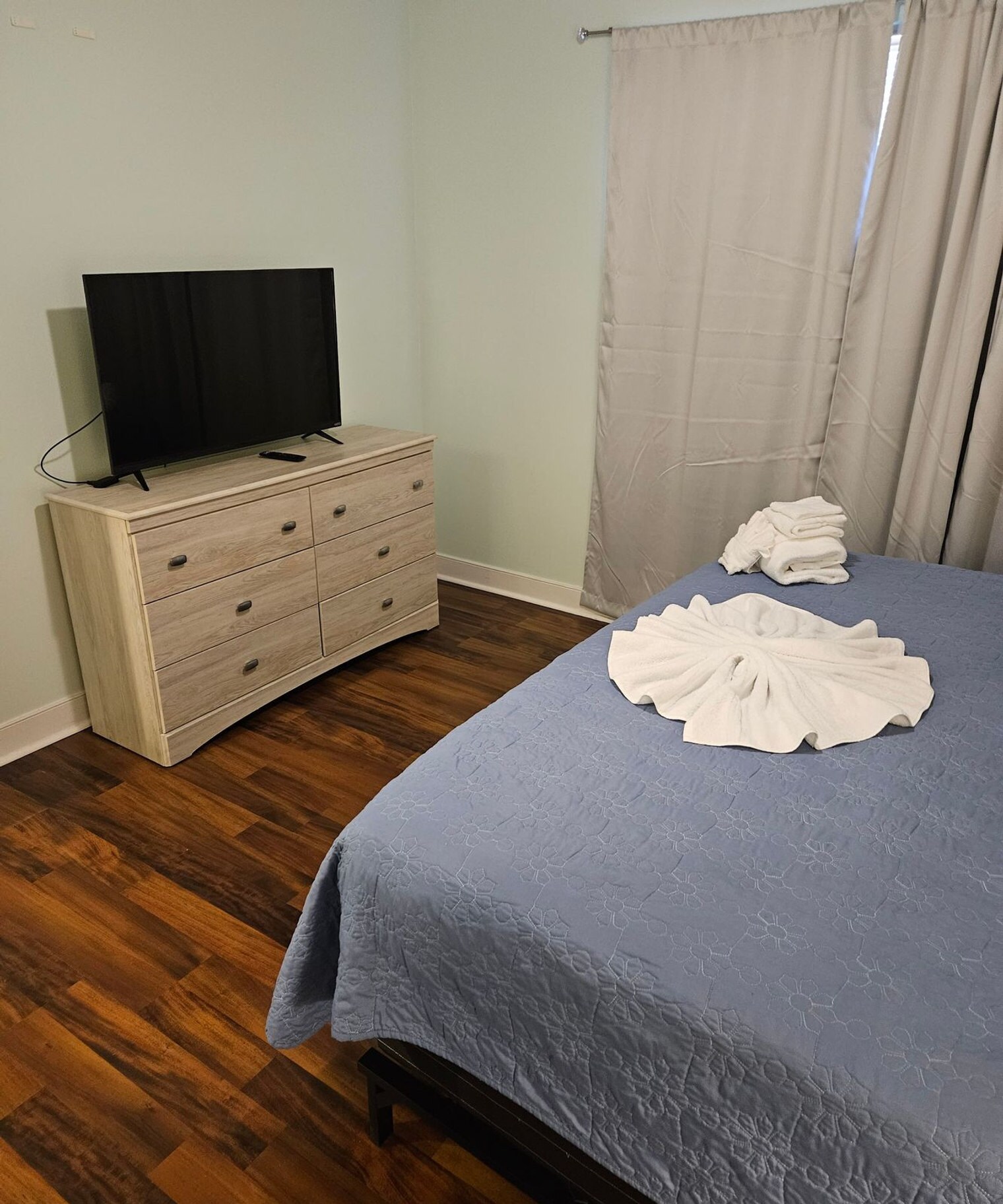 Building Photo - 2000 Greens Blvd