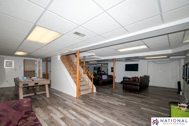 Building Photo - 37709 Glengrove Dr