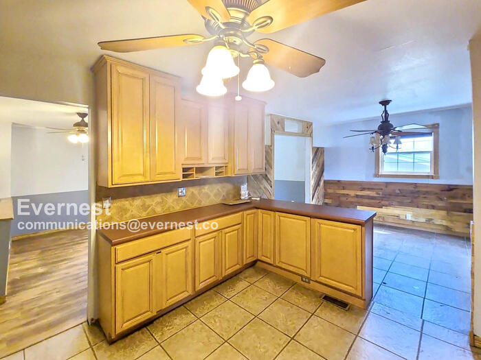 Building Photo - 1609 W 26th St