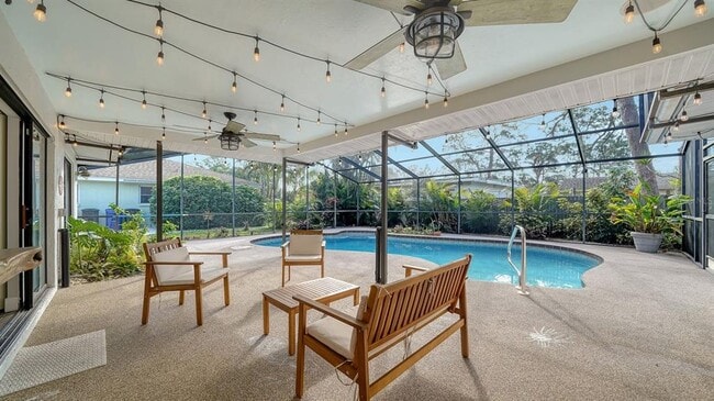 Building Photo - 2291 Pine View Cir