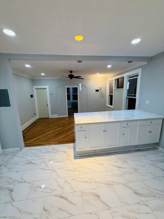 Building Photo - 15 Finlay Pl