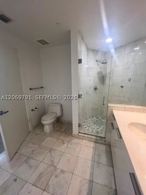 Building Photo - 1060 Brickell Ave