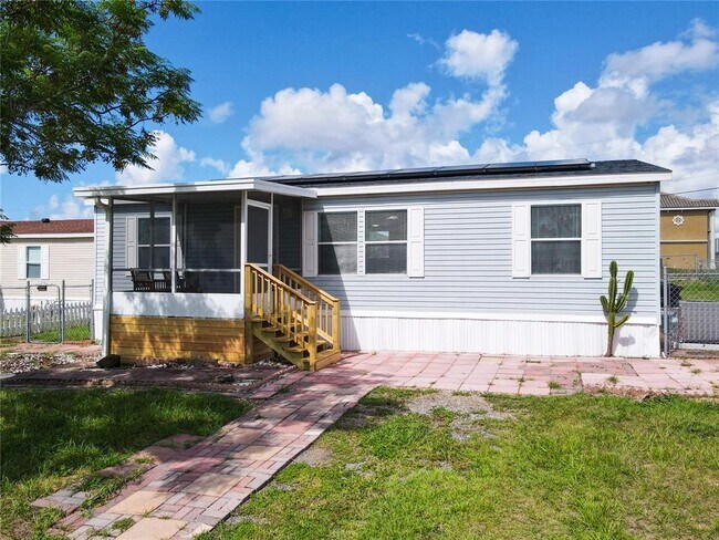 Building Photo - 318 San Pablo Cir