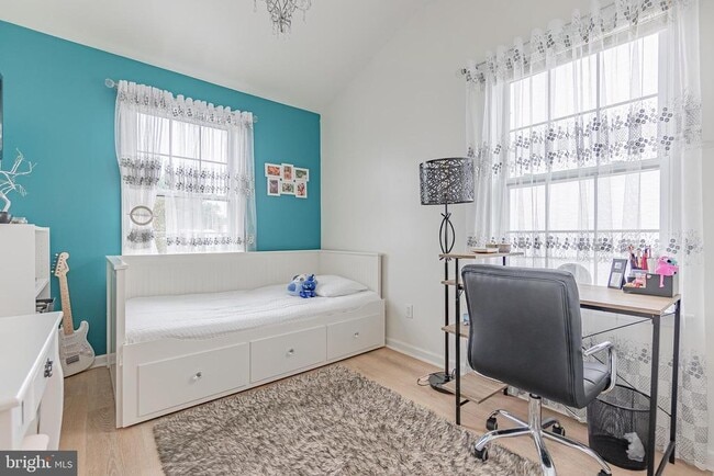 Building Photo - 321 Fountain St