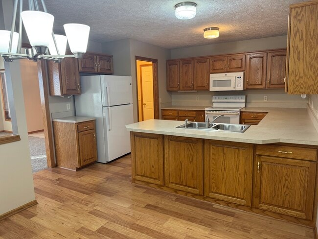 Building Photo - 2524 N Buckingham Rd