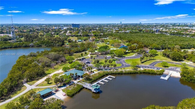 Building Photo - 1120 Canella Ln