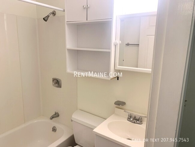 Building Photo - 29 Chamberlain St