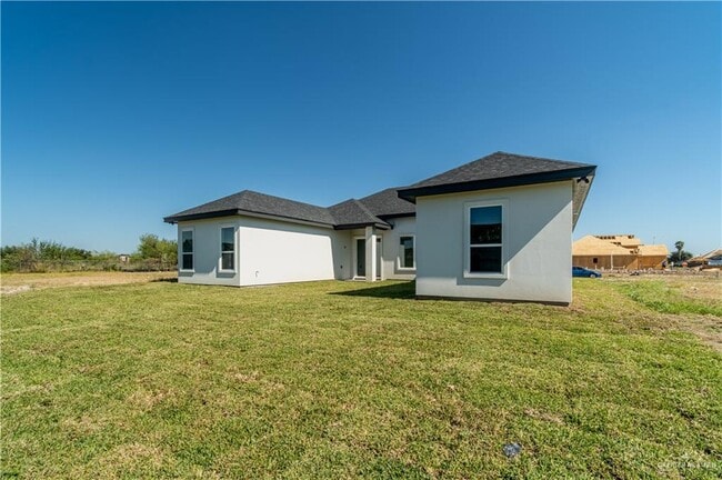 Building Photo - 2804 Magnolia Dr