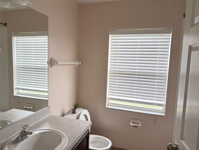 Building Photo - 2509 Balmoral Dr