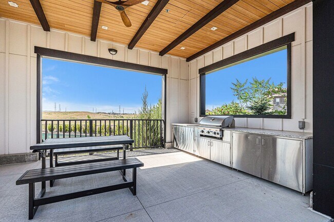 Building Photo - Sterling Ranch Stunner!!