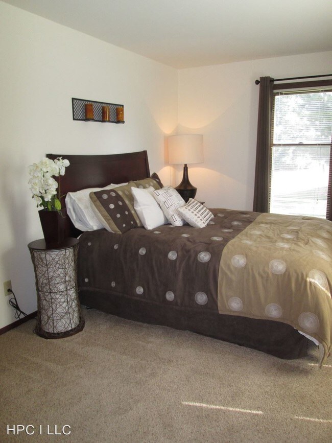 Building Photo - 7726 Radcliffe Dr