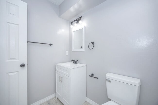 Building Photo - Charming 3-Bed, 1-Bath Home - Fully Remodeled & Move-In Ready!