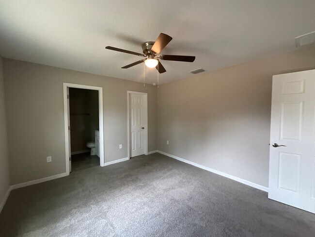 Building Photo - Beautiful  Home!