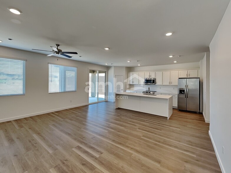 Building Photo - 9683 N Rancho Lozano