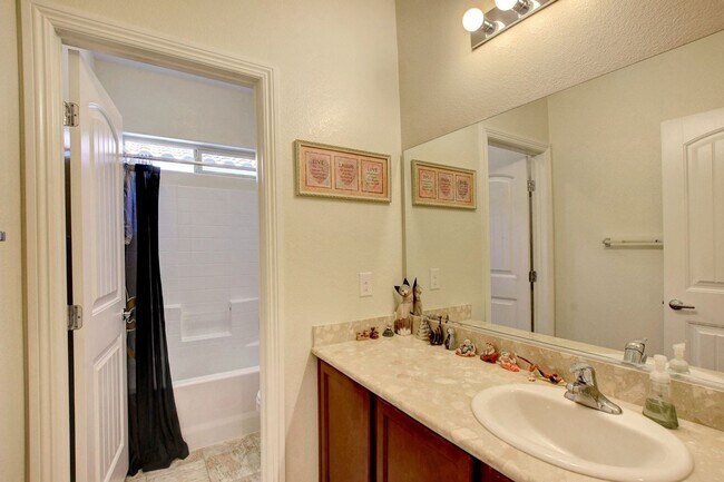 Building Photo - Beautiful Two Story Located on the Southwest