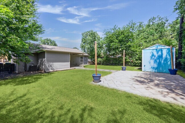 Building Photo - 5014 Yellowstone Blvd