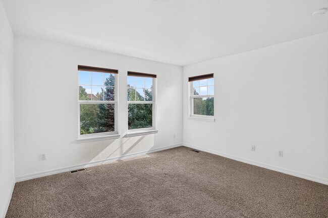 Building Photo - 13900 Lake Song Ln