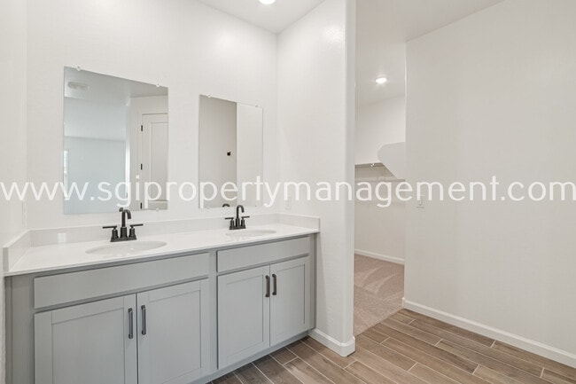 Building Photo - 18259 La Senda Dr W