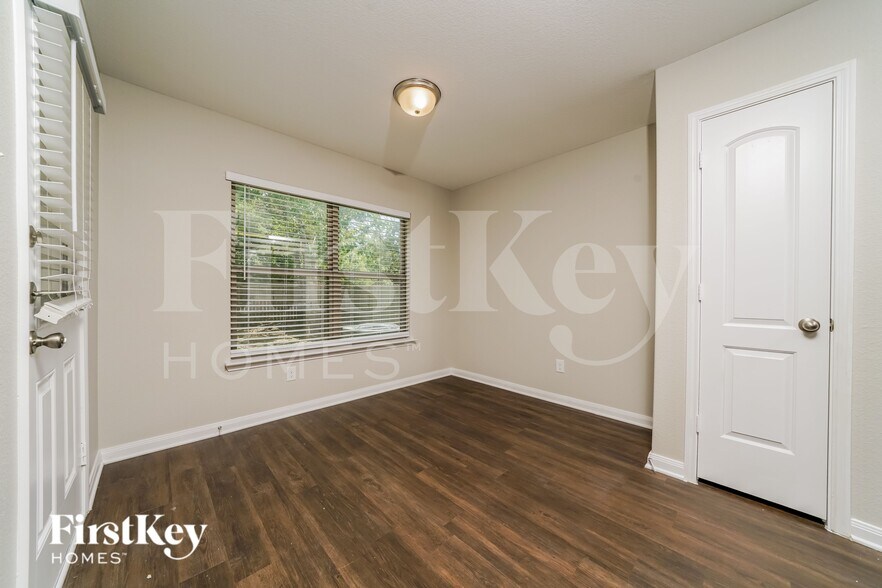 Building Photo - 1310 Barrel Dr
